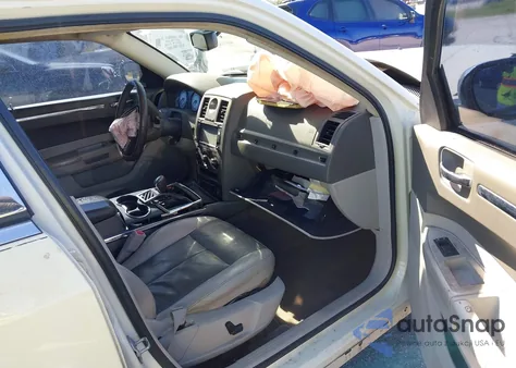 2008 Chrysler 300 Touring из США, поврежденный, VIN 2C3LA53GX8H160463